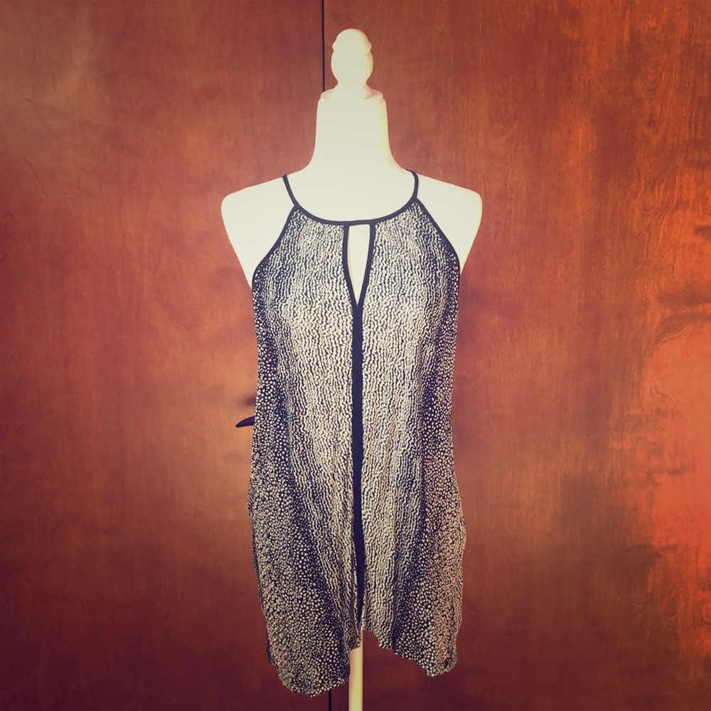 H&M sleeveless patterned blouse